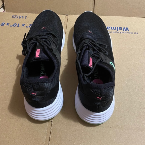 Size 11 women’s puma soft foam - Picture 2 of 3